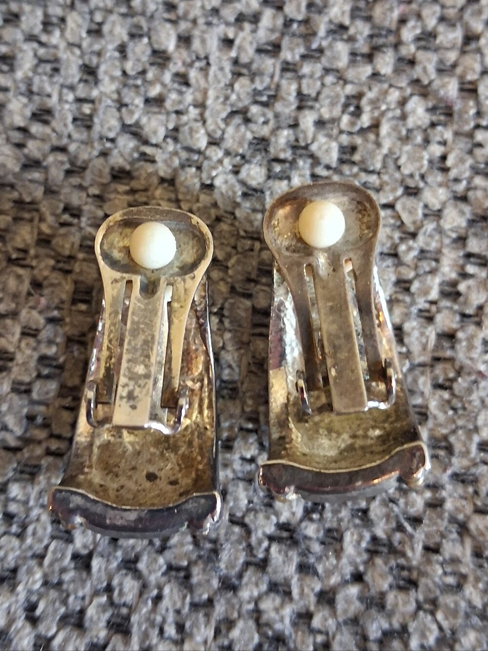 Vintage Two-Tone Ribbed Hoop Earrings - Silver & Gold - Picture 4 of 6